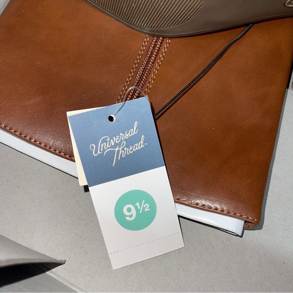 Women's Tatiana Heeled Riding Boots - Universal Thread
NWT/NEW - Picture 7 of 7